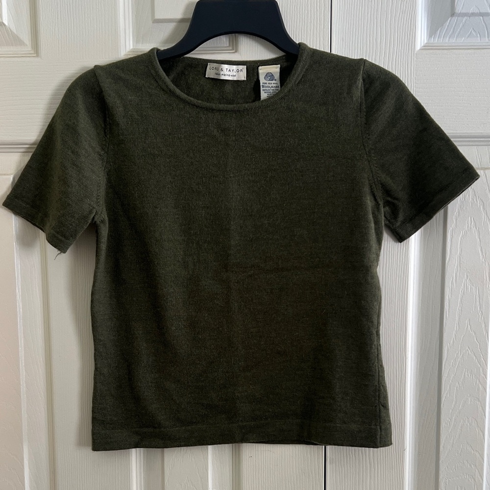 Lord & Taylor Dark Green Crop Top